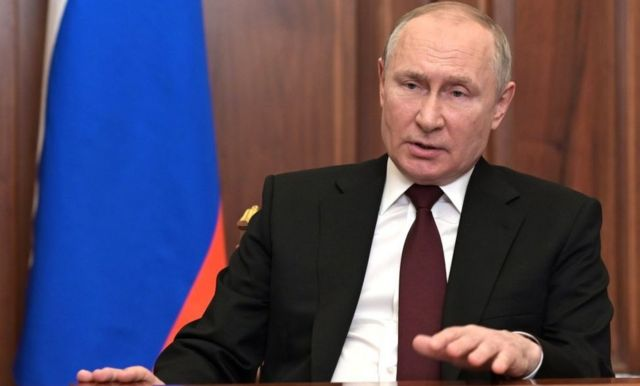 Nga xâm lược Ukraine: Liệu Tổng thống Putin sẽ bấm nút hạt nhân hay không?  - BBC News Tiếng Việt