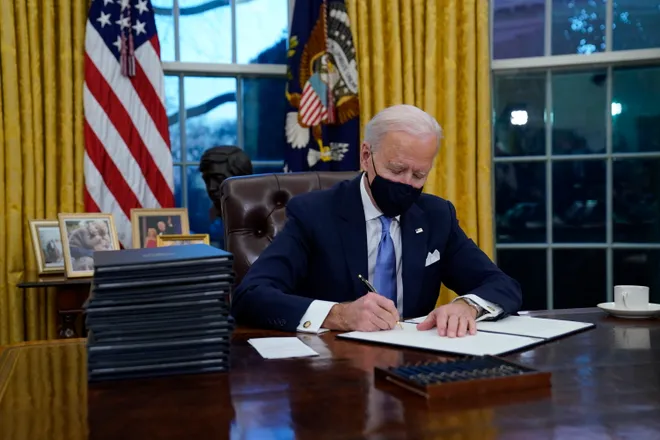 Inauguration: Biden says Trump wrote him 'a very generous' letter