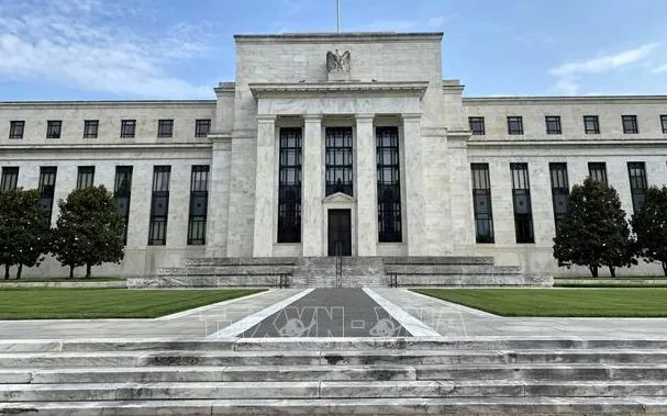 Fed lên kế hoạch cắt giảm 10% nhân sự trong vài năm tới | VTV.VN