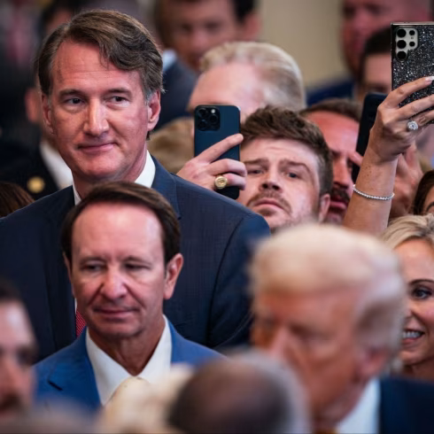Cuộc đua thay thế Trump khởi động tại Iowa
